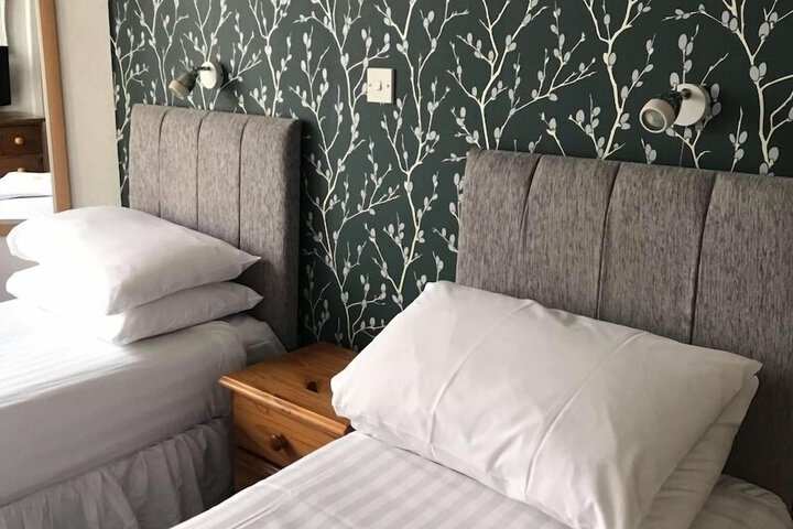 Room 2 of 46