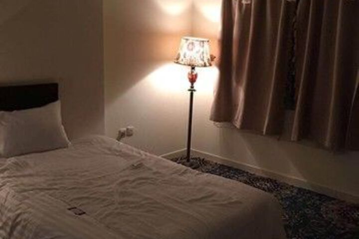 Room 8 of 29
