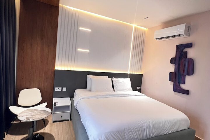 Room 19 of 61