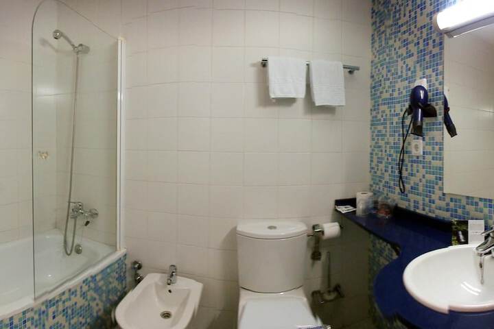 Room 14 of 40