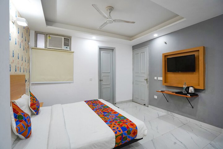 Room 15 of 24