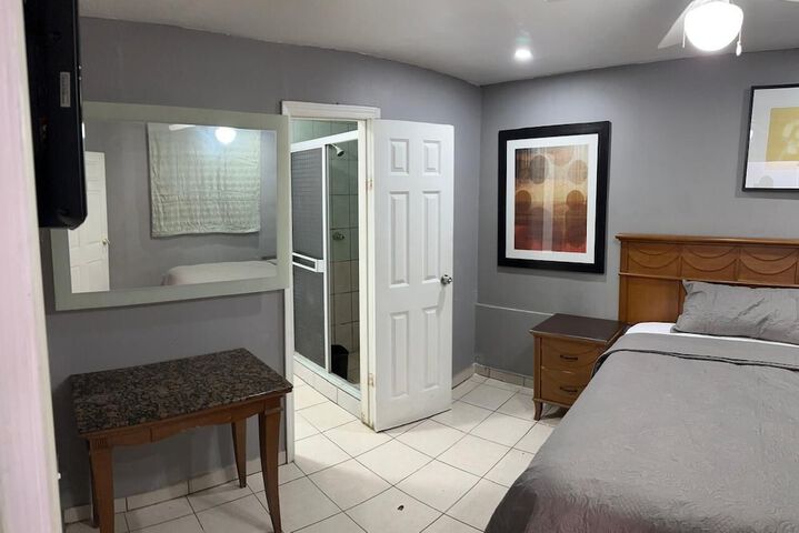 Room 6 of 15