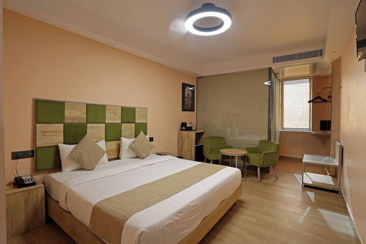 Room 35 of 120