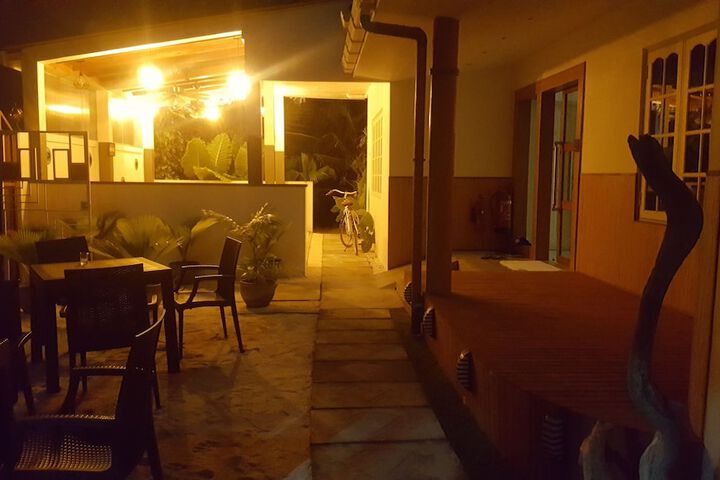 Dining 3 of 14