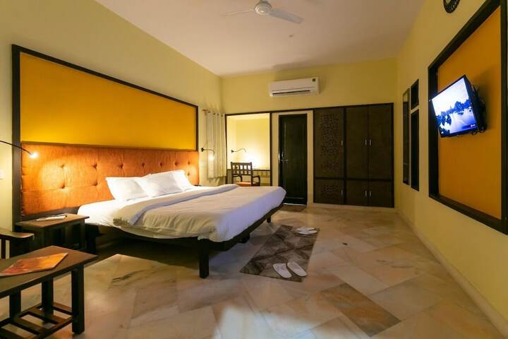 Room 2 of 14