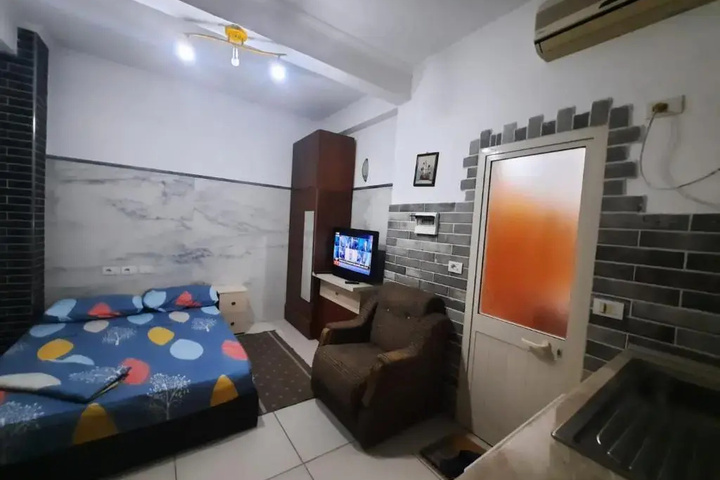 Room 2 of 10