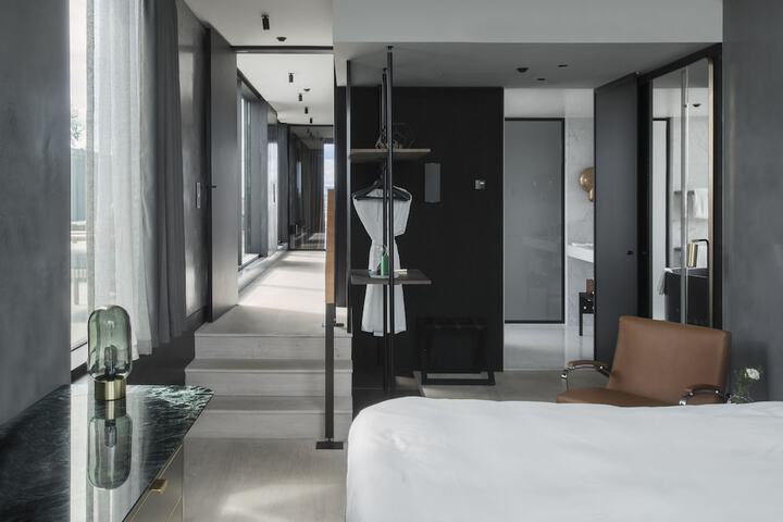 Room 8 of 66