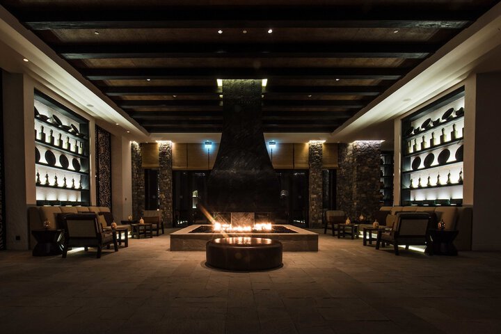 Hotel 2 of 318