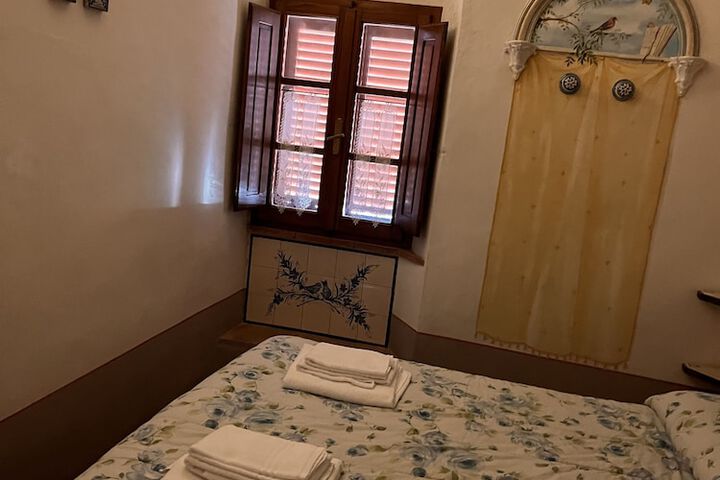 Room 15 of 42