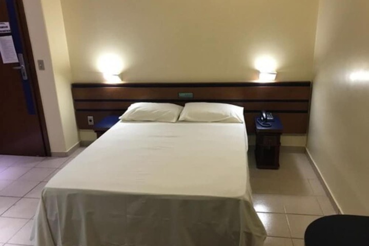 Room 10 of 44