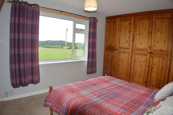 Room 6 of 15