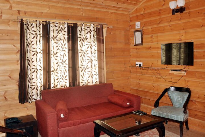 Room 8 of 14