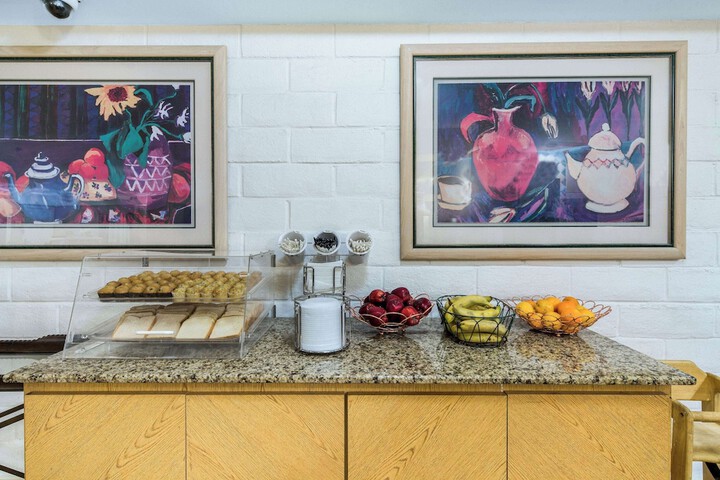 Breakfast area