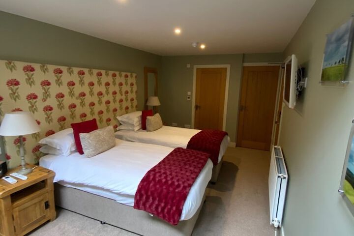 Room 48 of 96