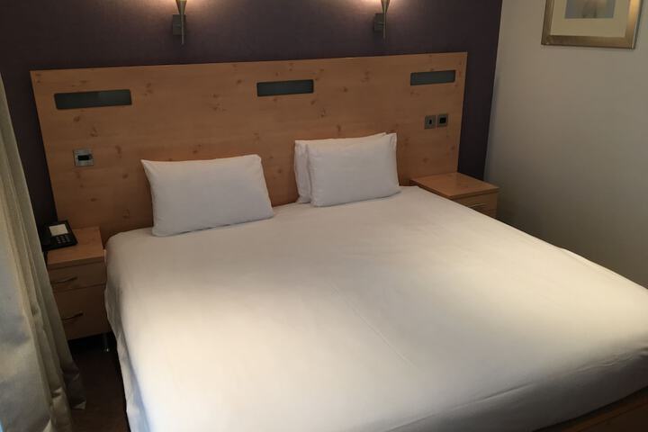 Room 3 of 33