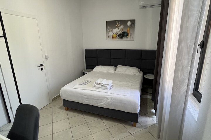 Room 50 of 98