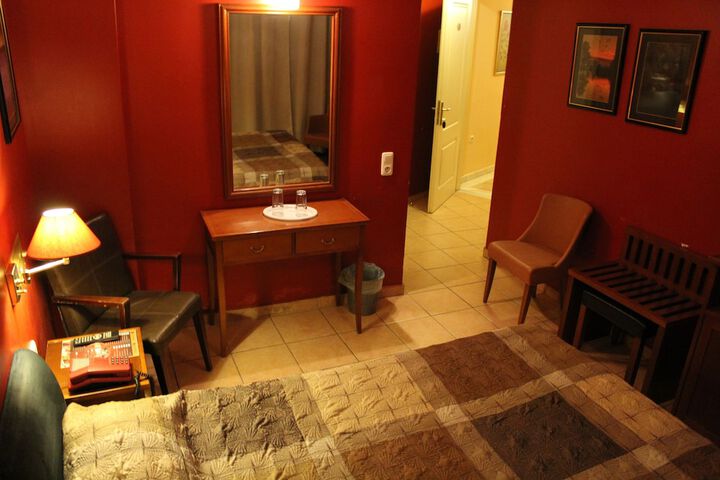 Room 23 of 141