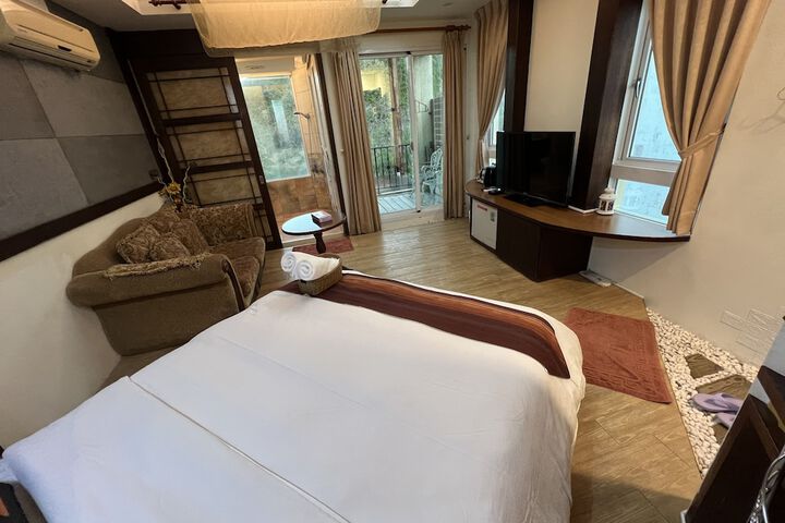 Room 41 of 84