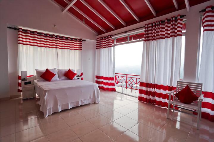 Room 14 of 68