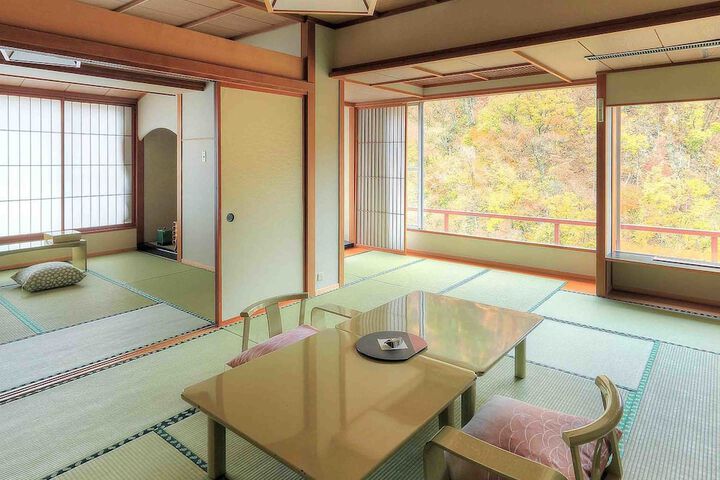 Room 10 of 41