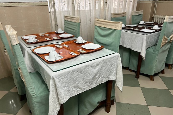 Dining 14 of 21