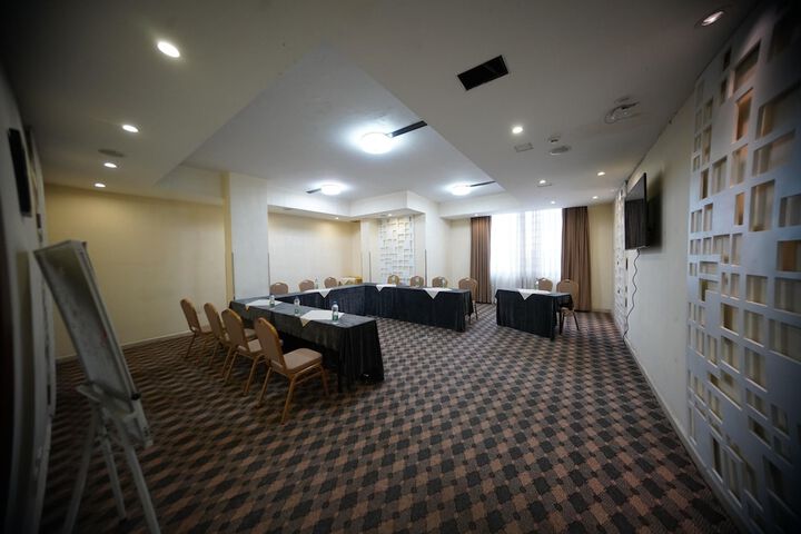 Ballroom/Hall 145 of 163