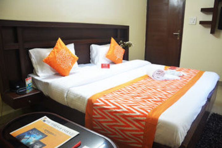 OYO Rooms Noida Sector 12 Metro Hospital