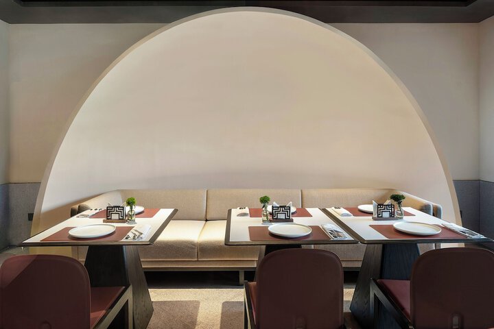 Dining 33 of 40
