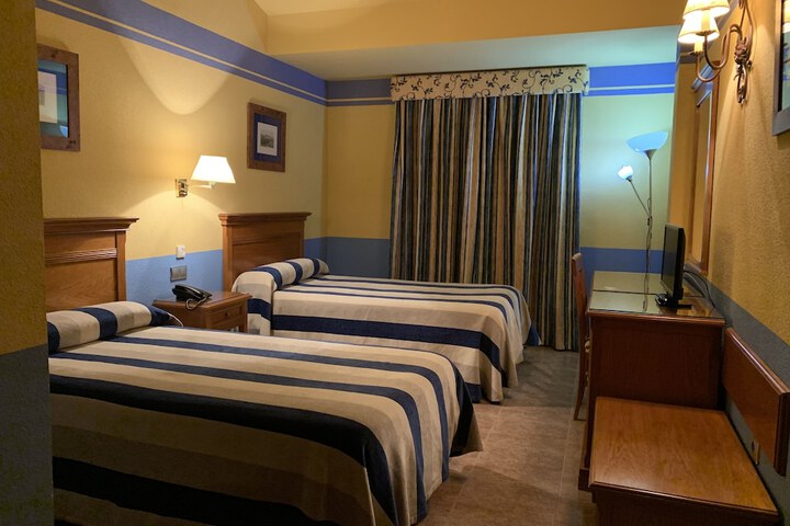 Room 6 of 31