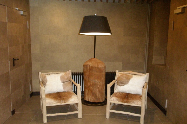 Guest Lobby