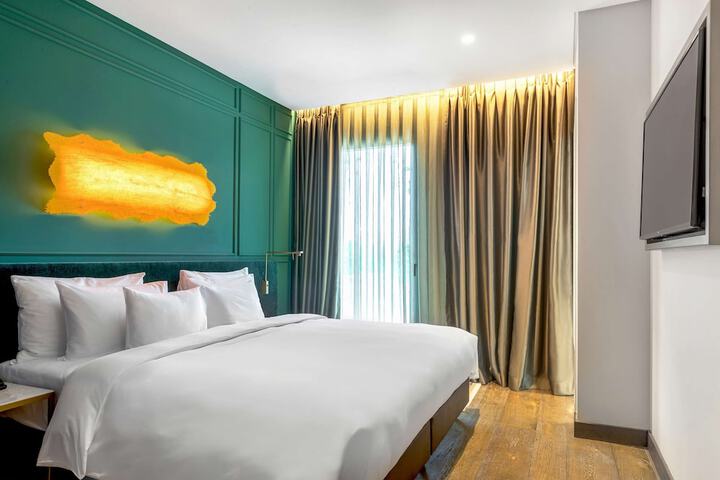 Room 27 of 280