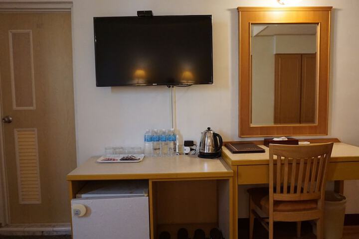 Room 47 of 64