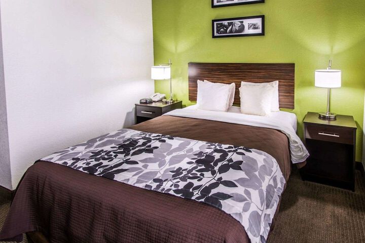 1 King Bed (7 of 15)