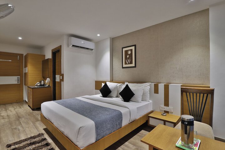 Room 4 of 56
