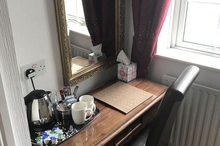 Breakfast/Coffee Service 23 of 38