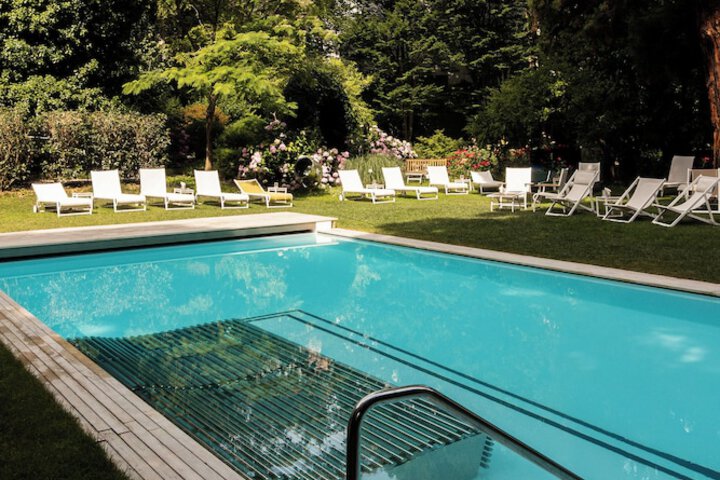 Pool 46 of 125