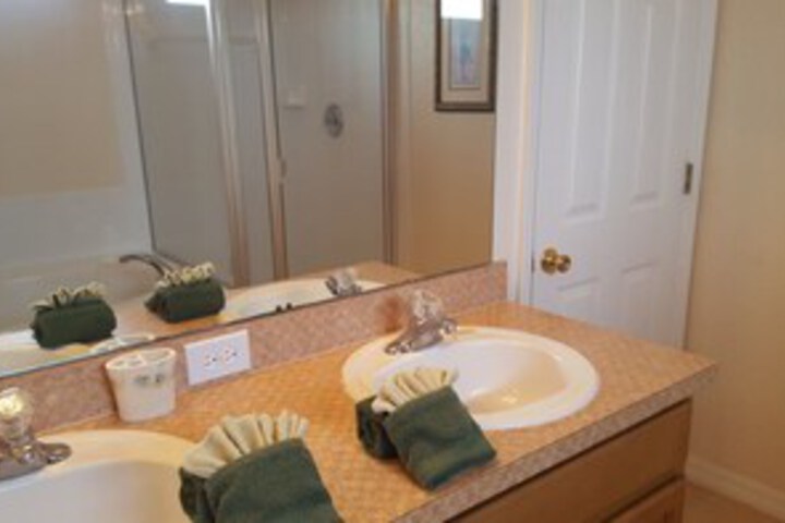 Room 3 of 16