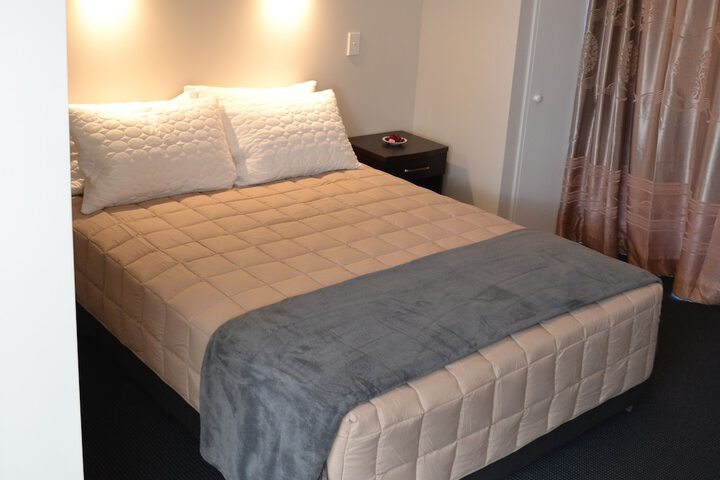 Room 17 of 40
