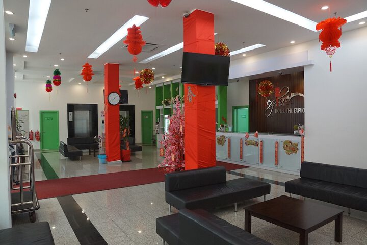 Entrance & Lobby
