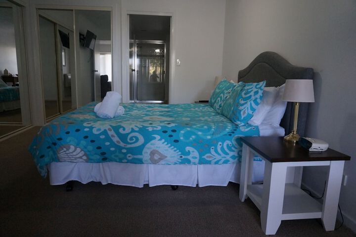 Room 18 of 101