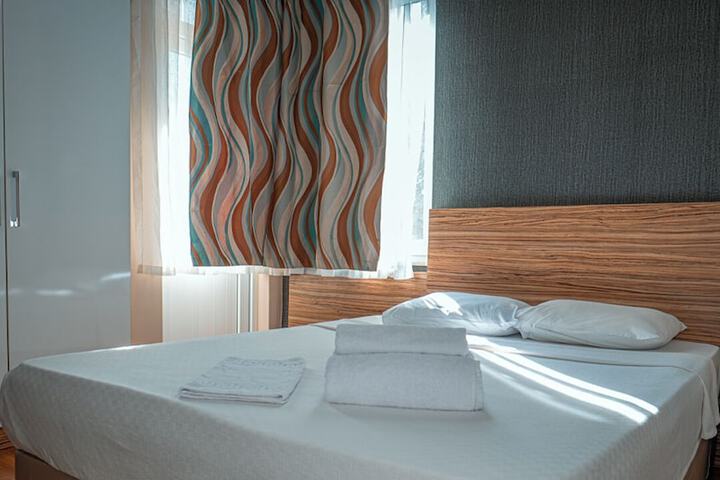 Room 5 of 23