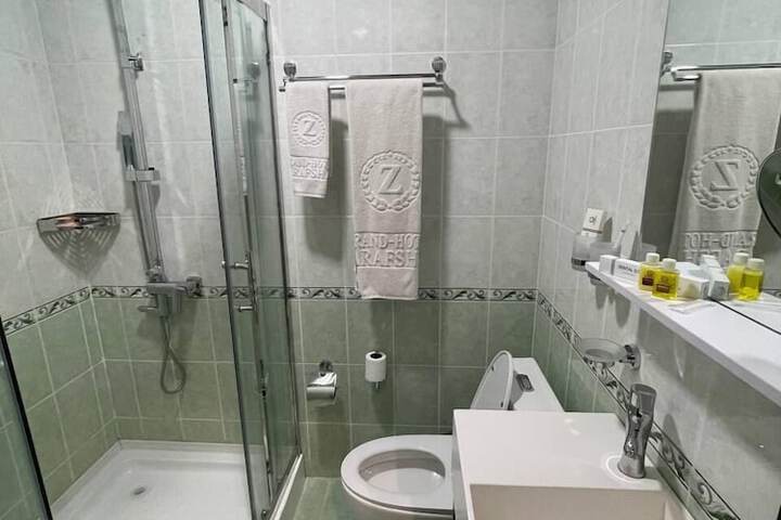 Room 46 of 49