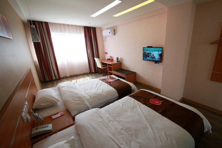 Room 2 of 2