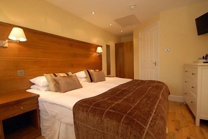 Room 3 of 47