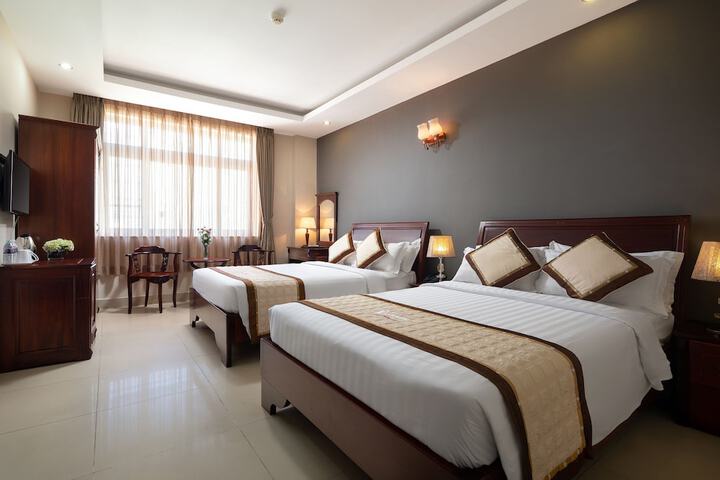Room 4 of 34