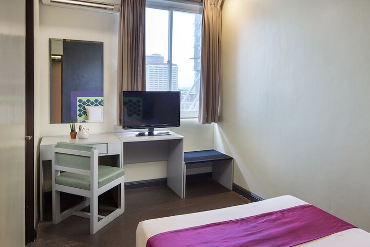Room 13 of 43