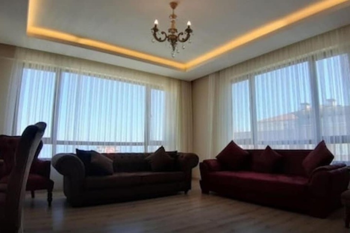 Room 4 of 6