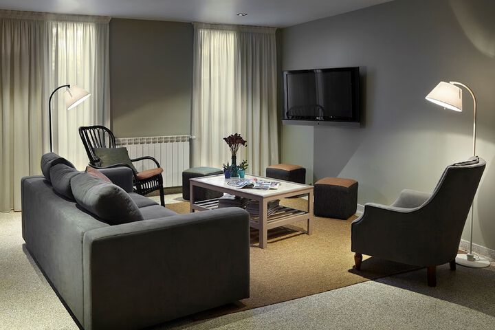 Entrance & Lobby