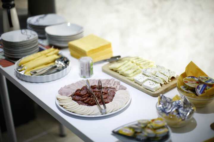 Dining 42 of 54