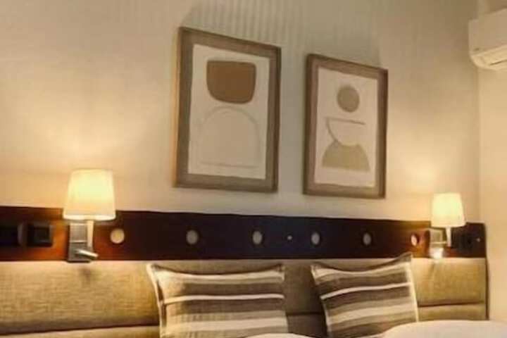Room 27 of 112